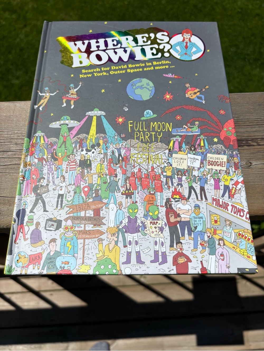 WHERE'S BOWIE? Illustrated Search Book - Colorful Cover